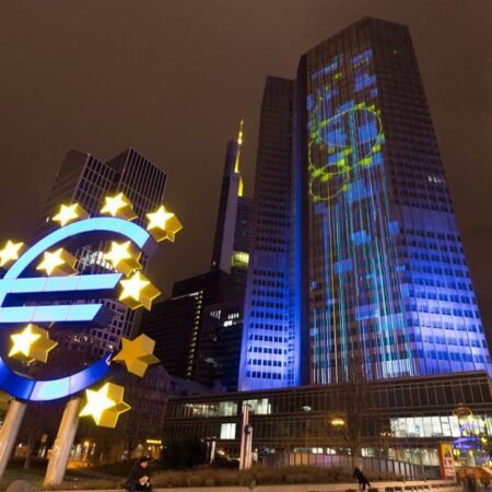 ECB in no rush to shift monetary policy stance, accounts show