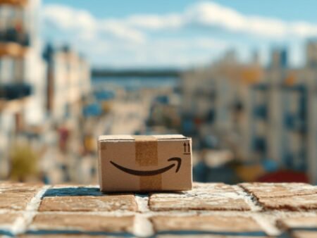 Amazon reports revenue and guidance beat