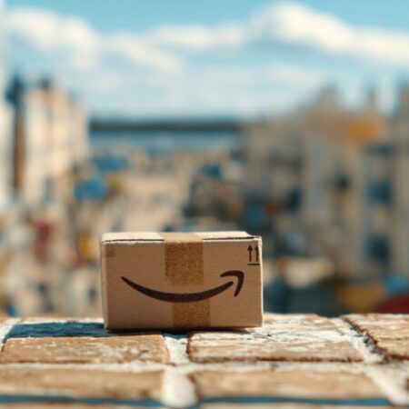 Amazon reports revenue and guidance beat