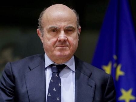 ECB’s de Guindos: ECB has to keep cool head, be cautious on rates