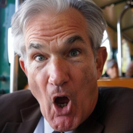 Powell says he will remain as a Federal Reserve Governor