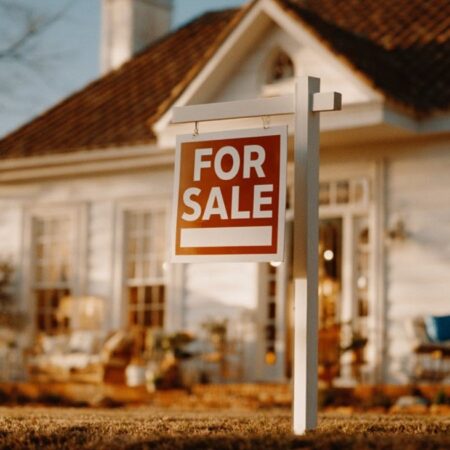 US Case-Shiller February 20-city house price index -0.1% m/m vs +0.2% expected