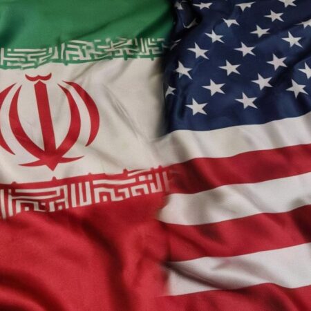 Iran says will “respond harshly”, warns the US against entering the Strait of Hormuz