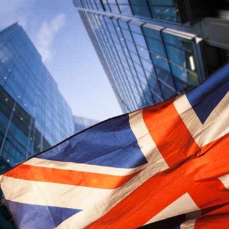 UK April final services PMI 52.7 vs 52.0 prelim